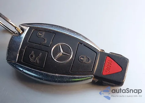 2011 Mercedes-Benz E 550 из США, поврежденный, VIN WDDHF7CB0BA395873